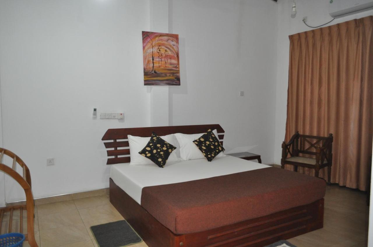 Why Not Palace Anuradhapura Exterior photo