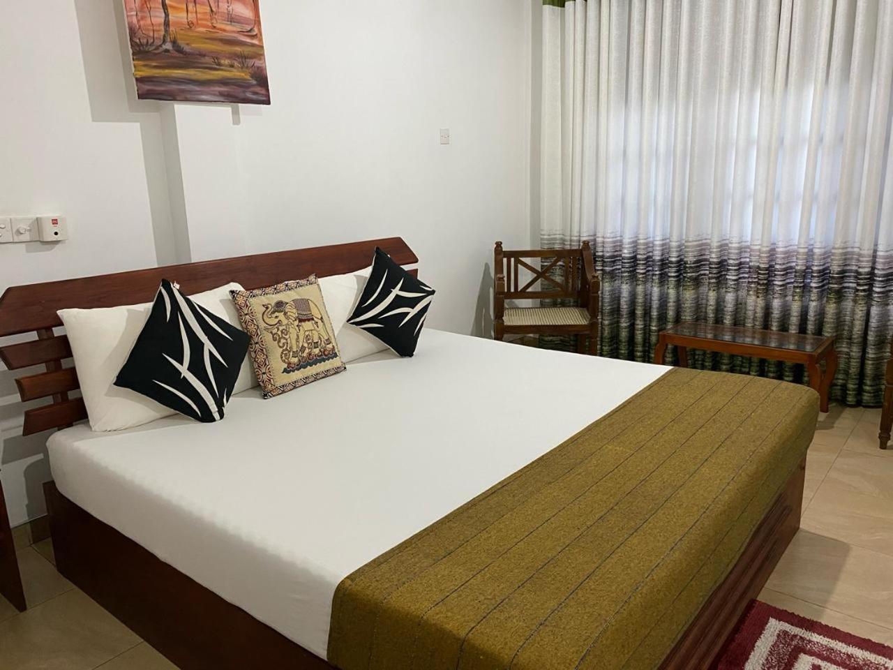 Why Not Palace Anuradhapura Exterior photo