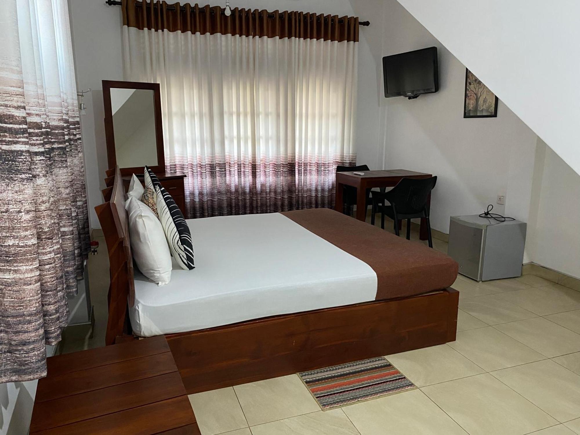 Why Not Palace Anuradhapura Exterior photo